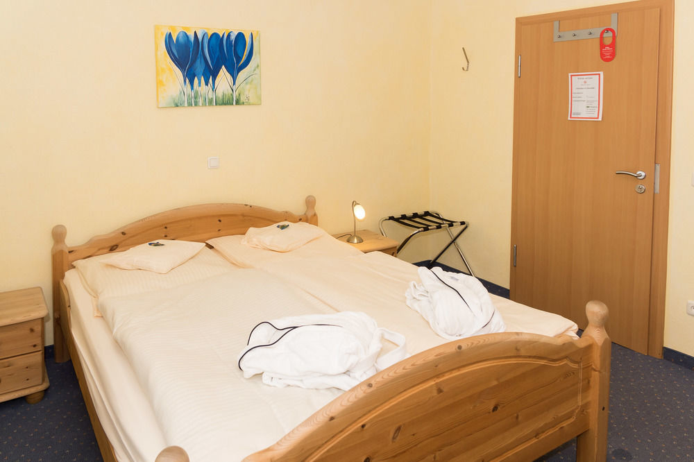 Hotel Und Landgasthof Zum Bockshahn Spessart  Esterno foto