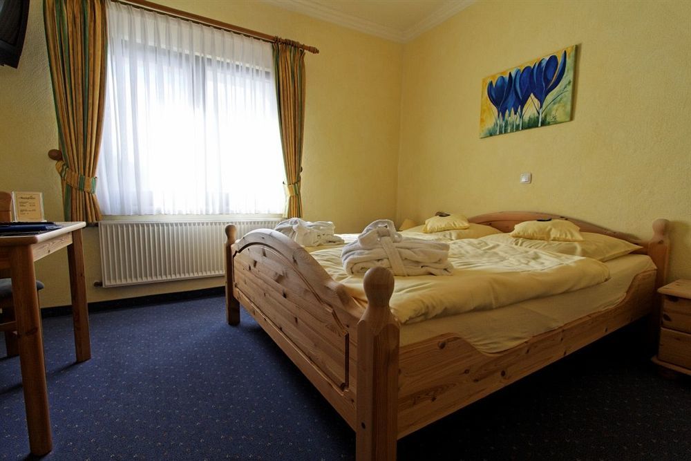 Hotel Und Landgasthof Zum Bockshahn Spessart  Esterno foto