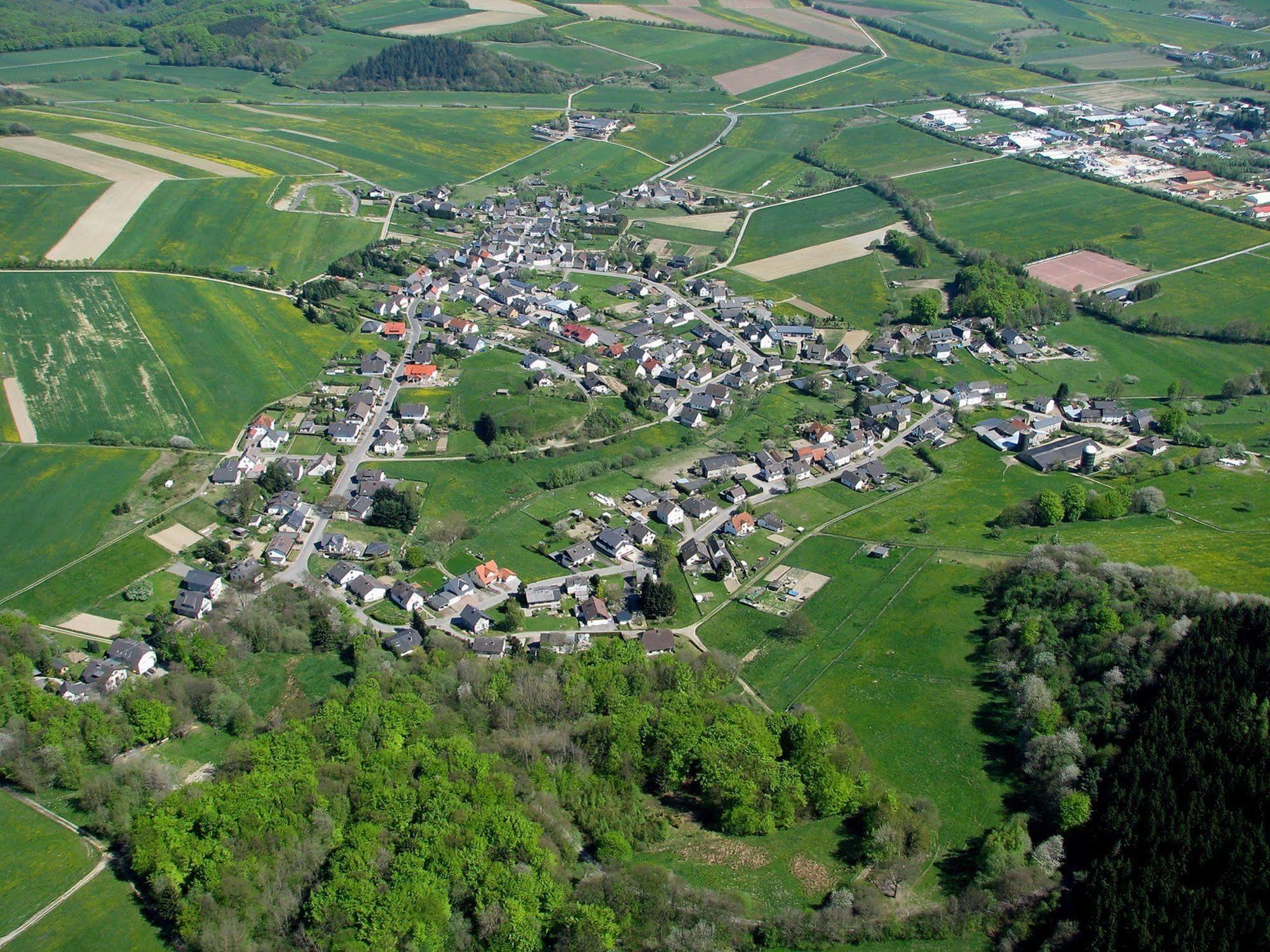 Hotel Und Landgasthof Zum Bockshahn Spessart  Esterno foto