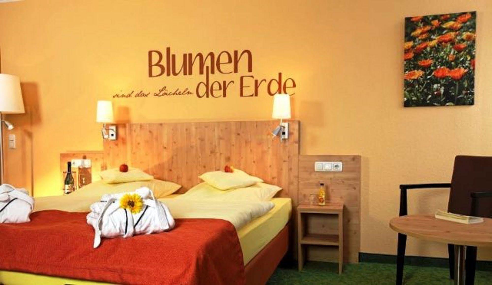 Hotel Und Landgasthof Zum Bockshahn Spessart  Esterno foto
